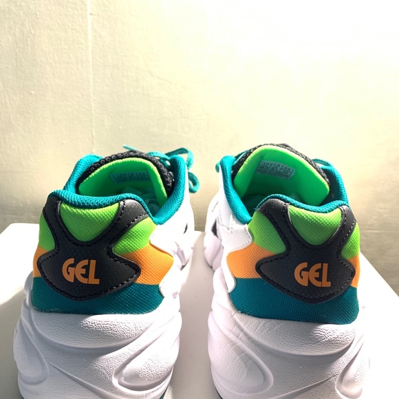 ASICS - Picture 5 of 13